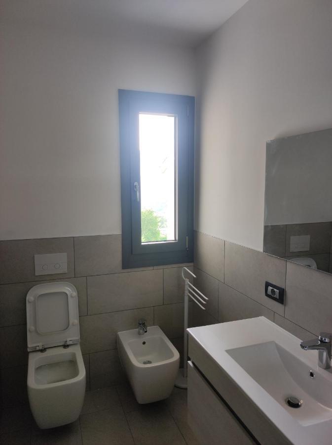 Luminoso appartamento con soppalco Solto Collina Esterno foto